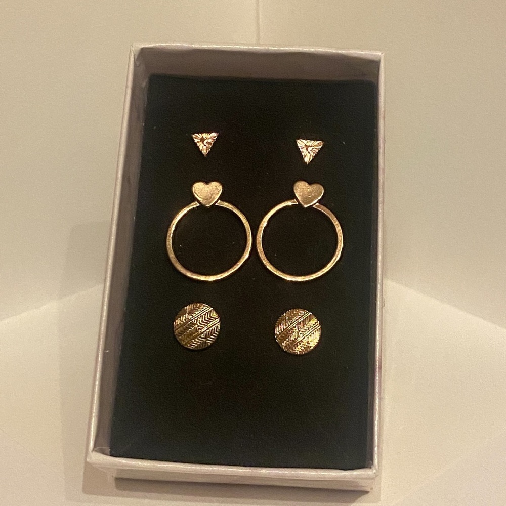 Gold earrings